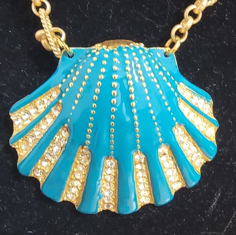 Custom Necklace With Lia Shell and Shell Necklace - Picture 2 of 3